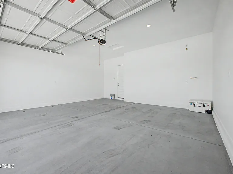 9623 W Flower St — Photo 30
