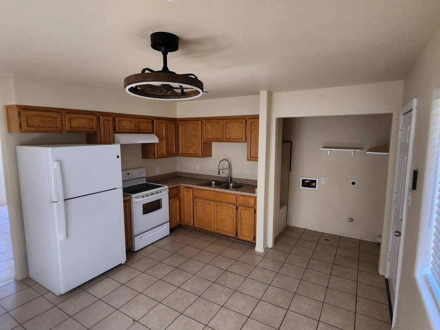 3 bed, $950 — Photo 4