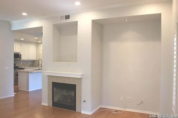 2944 Escala Cir — Photo 5