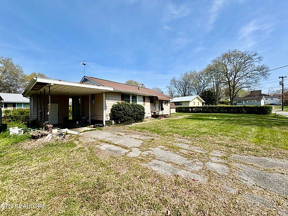 2nd image of 121 Marshall Cir