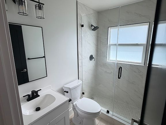 2nd image of 430 Hibiscus St APT 1D