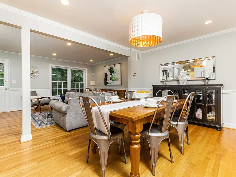 2320 Sanford St — Photo 12