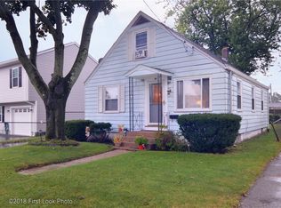 89 Manistee St, Pawtucket, RI 02861