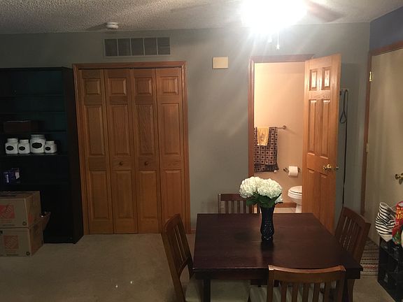 3rd image of 7612 Vinewood Ct N