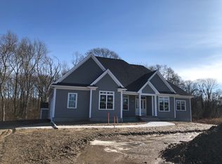 8 Magnolia Ln, Westport, MA 02790
