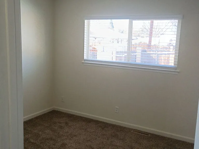 3225 Lucerne Way — Photo 4
