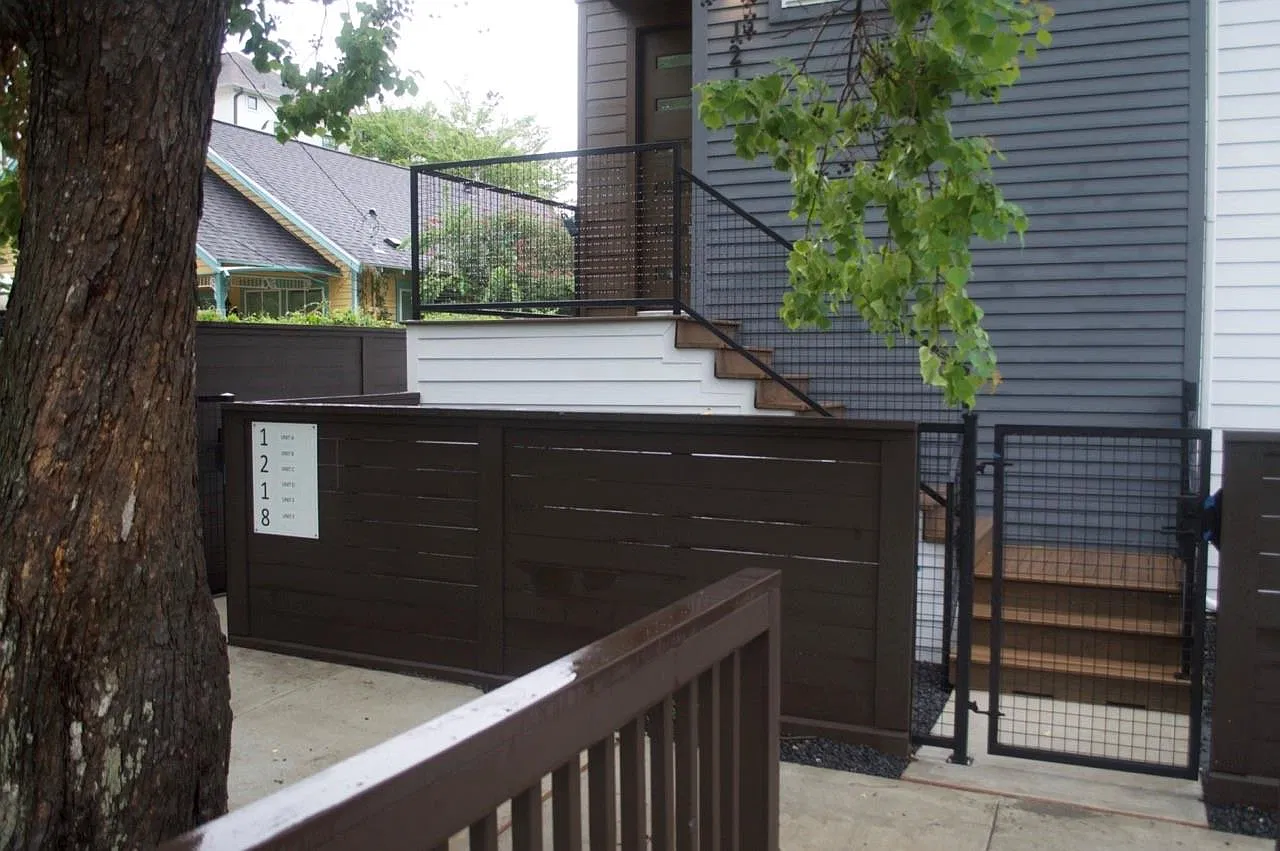 2 bed, 2.5 bath, 1387 sqft, $3,100 — Photo 2
