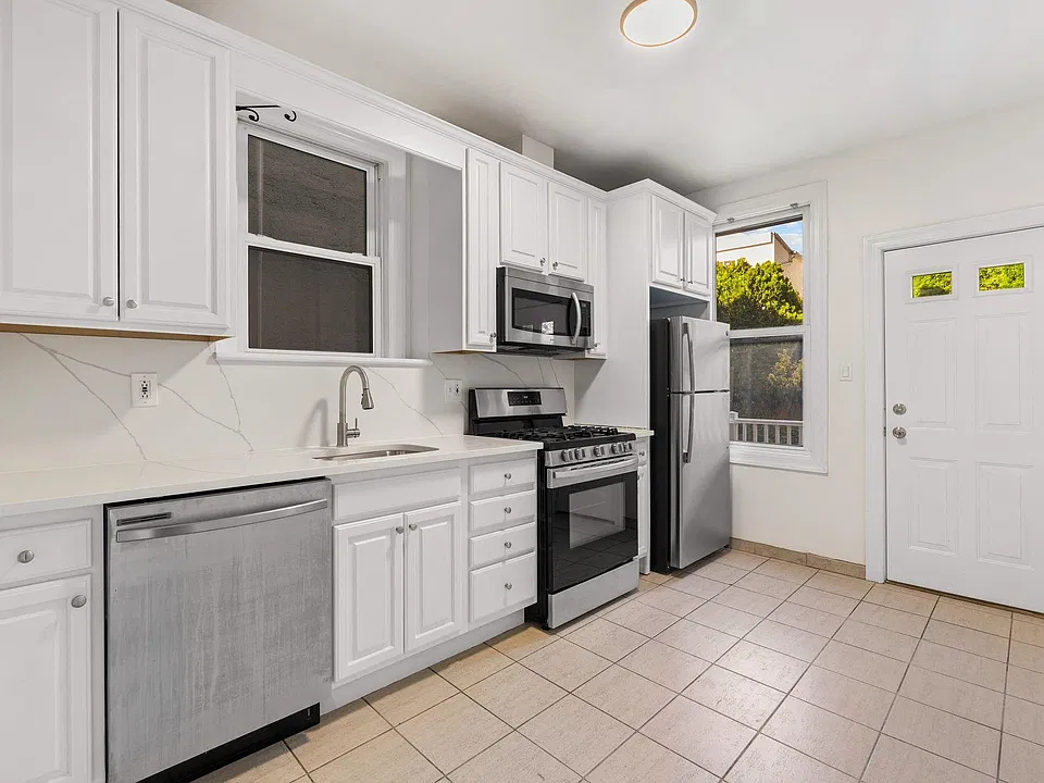114 Shippen St #1