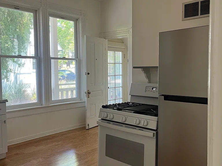 115 G St #1 — Photo 4