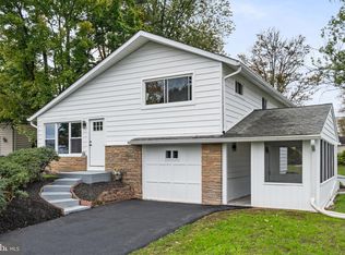 1274 Beverly Rd, Warminster, PA 18974