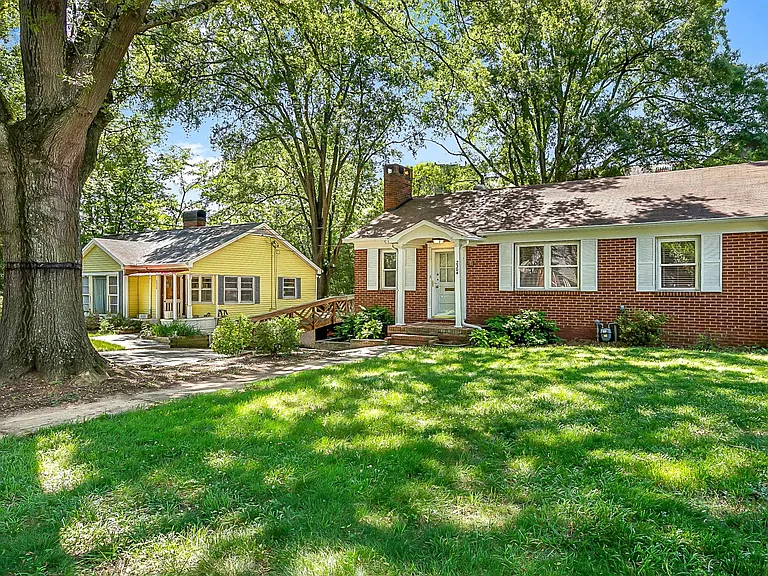 2304 Floral Ave — Photo 17