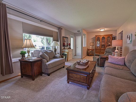 2nd image of 2514 Clover Dr