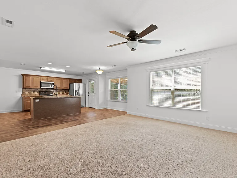 317 Wynberry Ct — Photo 6