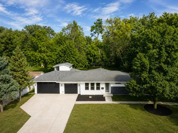 3414 Opal Dr, Ames, IA 50010