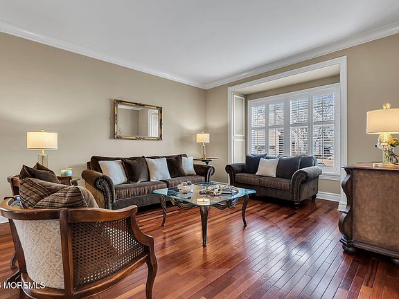 3rd image of 59 Windward Way