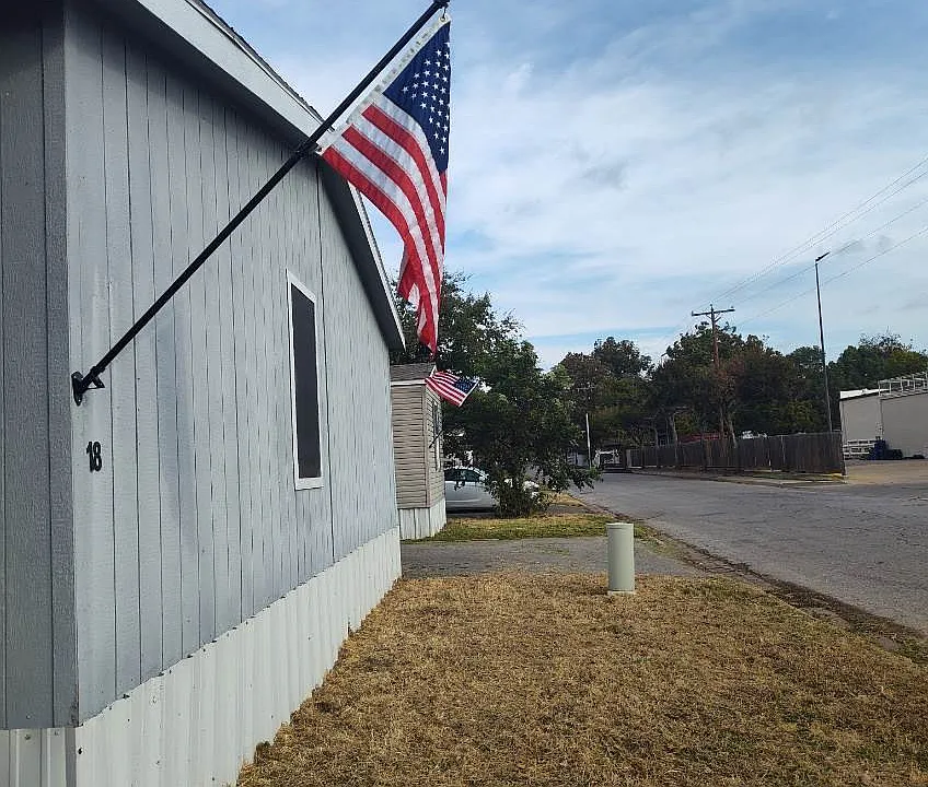 209 S Avenue B #18