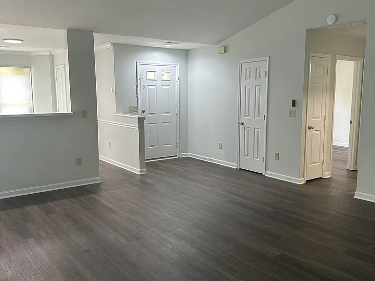 7528 Claymont Dr — Photo 10