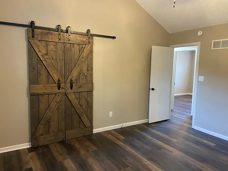 1725 NE Patterson Dr — Photo 13