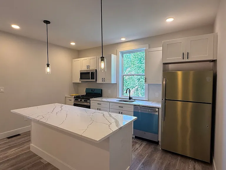 132 Yale Ave — Photo 1