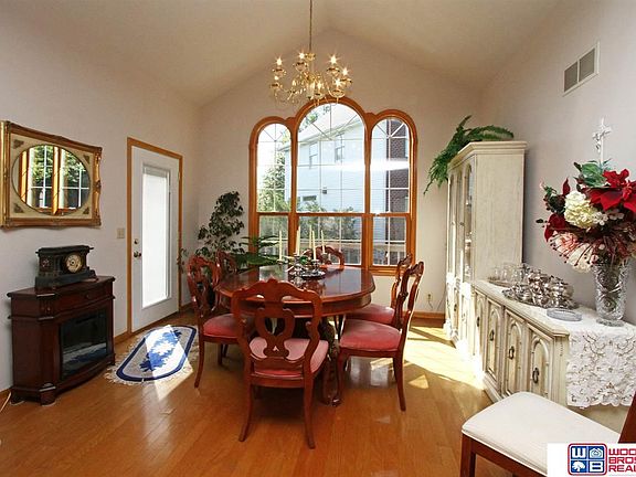 5th image of 7256 Parkridge Cir