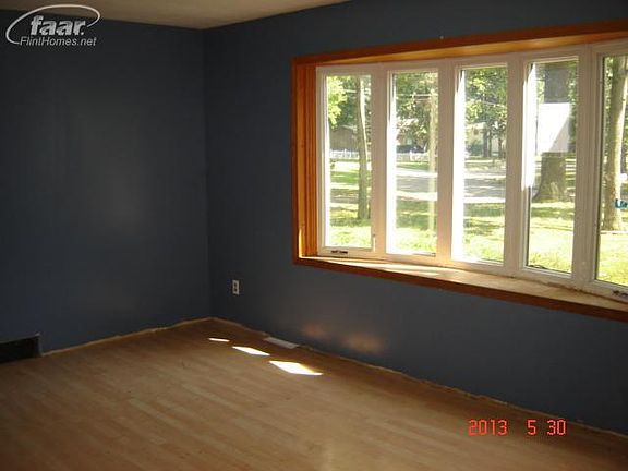4th image of 2129 E Williamson St