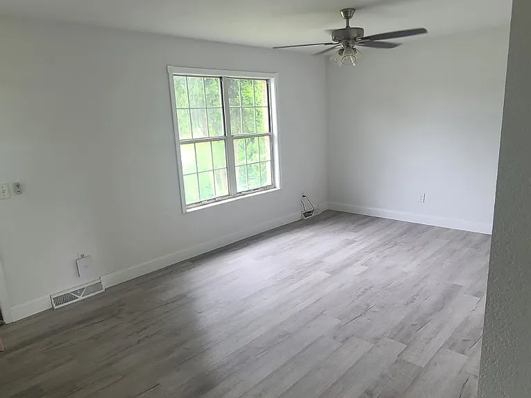 1341 Gordon St — Photo 5