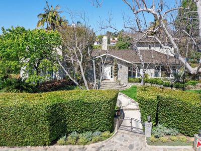 1185 Corsica Dr, Pacific Palisades, CA, 90272