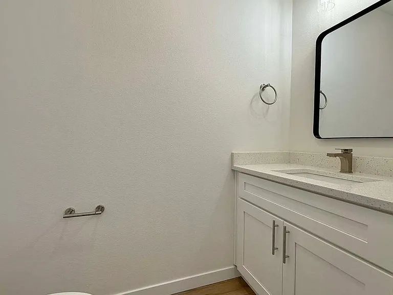 3925 E 32nd Ave #1 — Photo 9