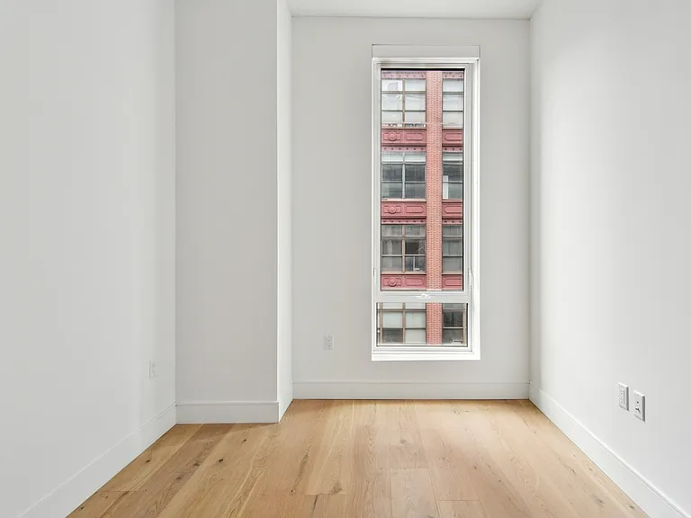 312 W 43rd St #4J — Photo 11