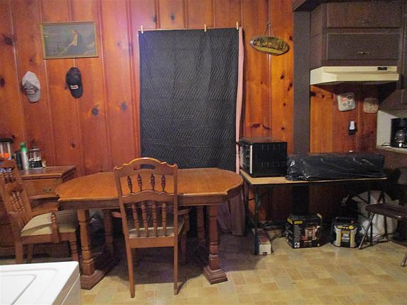 4th image of 211 S 12th St