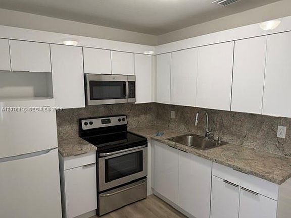 5th image of 834 NE 5th Ave #834