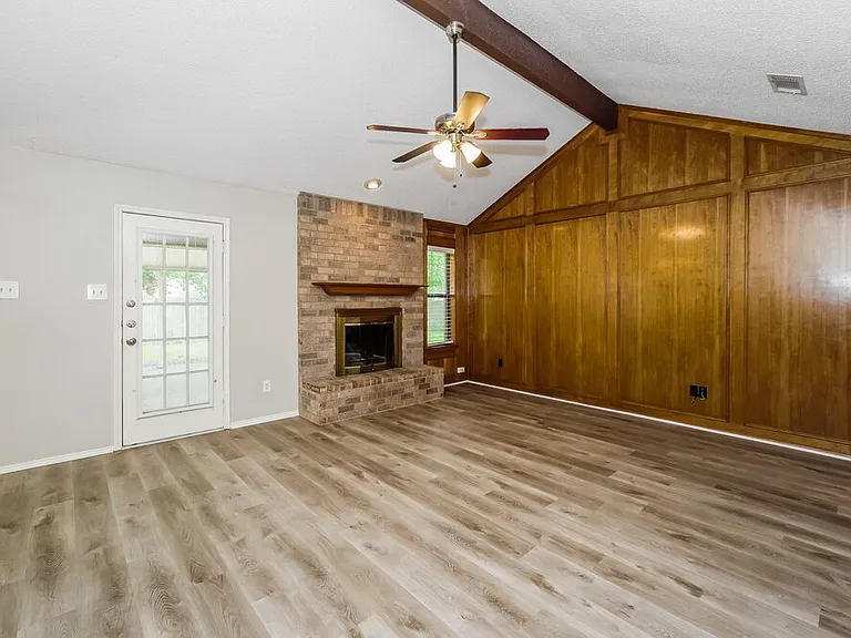 709 Daniels Dr — Photo 5