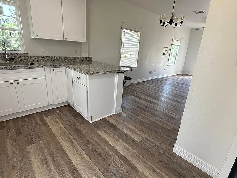 324 E Wilkins St — Photo 8