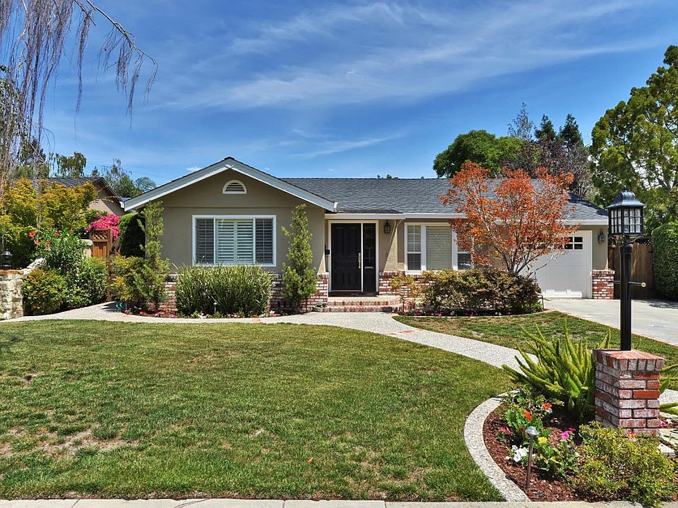 1st image of 15135 Chelsea Dr