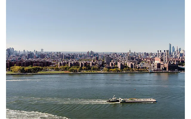 Rented by Douglas Elliman | media 33