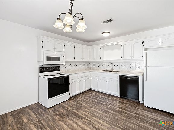 5th image of 322 Oakwood Loop Unit A