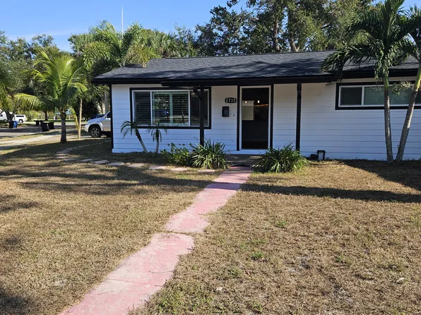 2735 Boca Ciega Dr N, Saint Petersburg, FL 33710