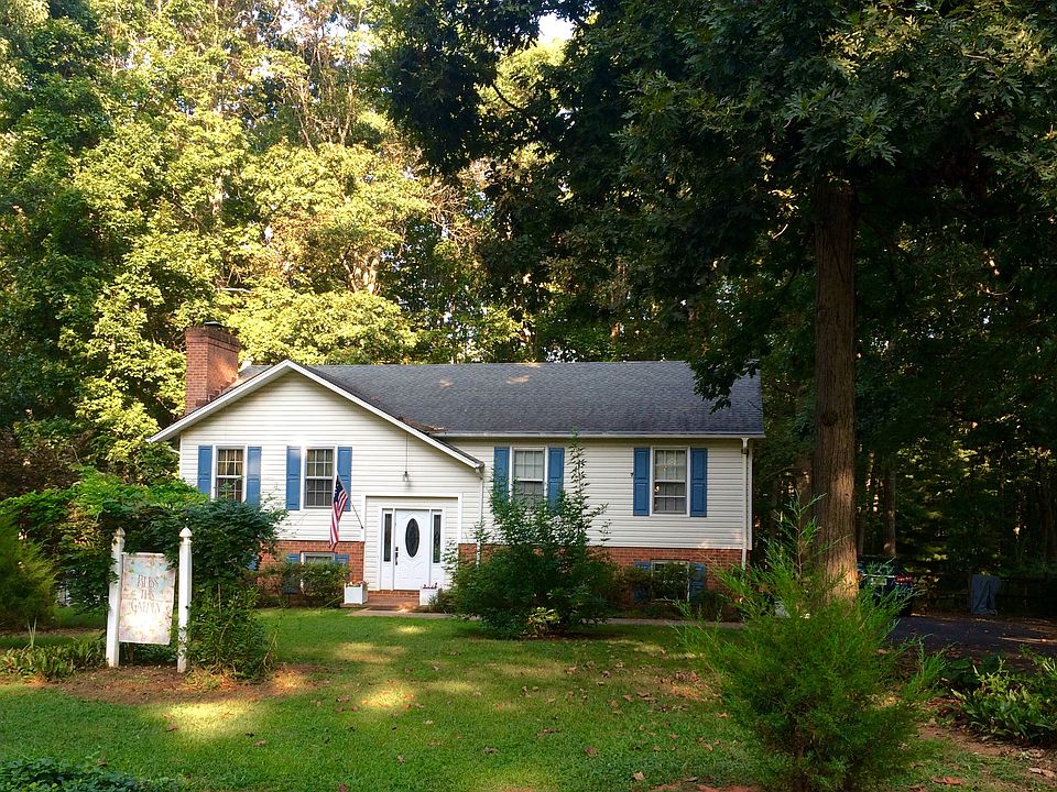 1st image of 403 Paul Revere Dr
