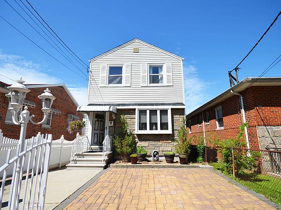 2nd image of 1131 Clarence Ave