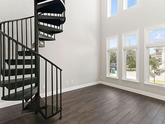5th image of 9420 Dugard Ct