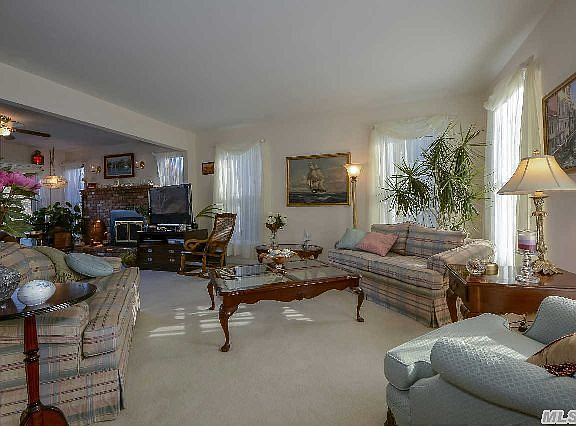 5th image of 655 Albacore Dr