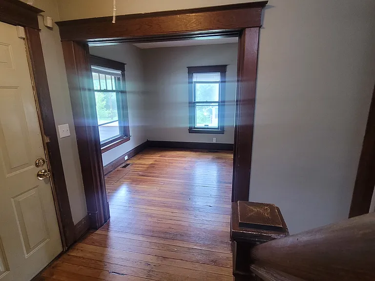 1327 Summit Ave — Photo 15
