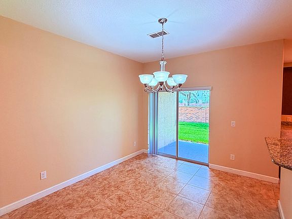 5th image of 2832 Adelaide Ct