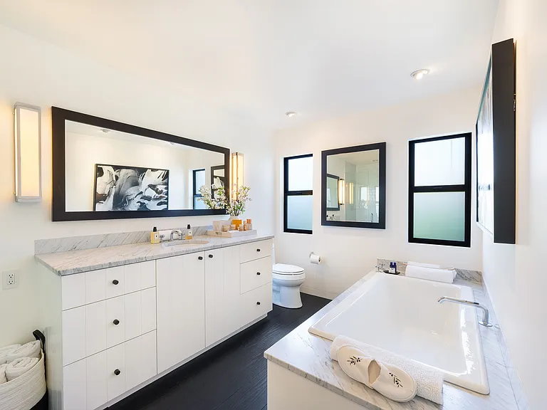1811 Hillview Pl — Photo 30