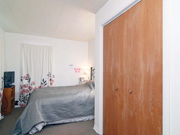 3rd image of 3501 Polk St NE