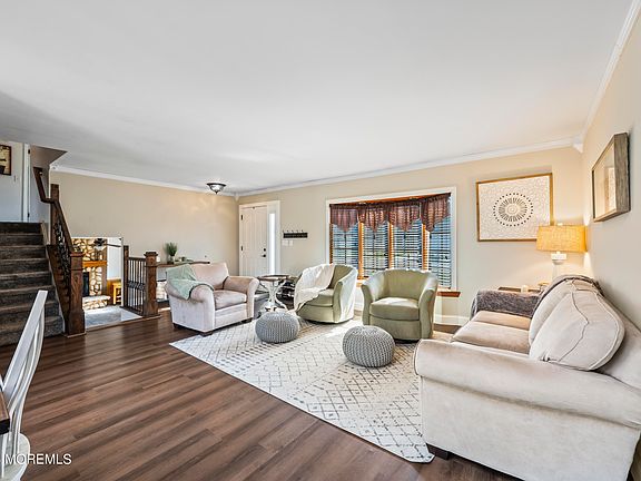 4th image of 305 Quail Hill Drive