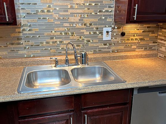High end kitchen back splash