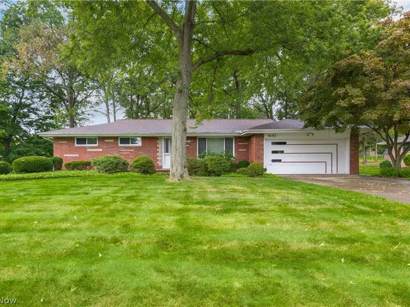 5157 Evergreen Dr, North Olmsted, OH 44070