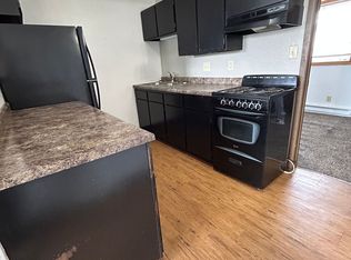 3719 W 9th St, Waterloo, IA 50702