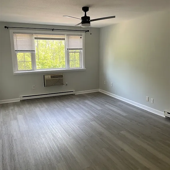 14A Mayberry Dr #6 — Photo 2